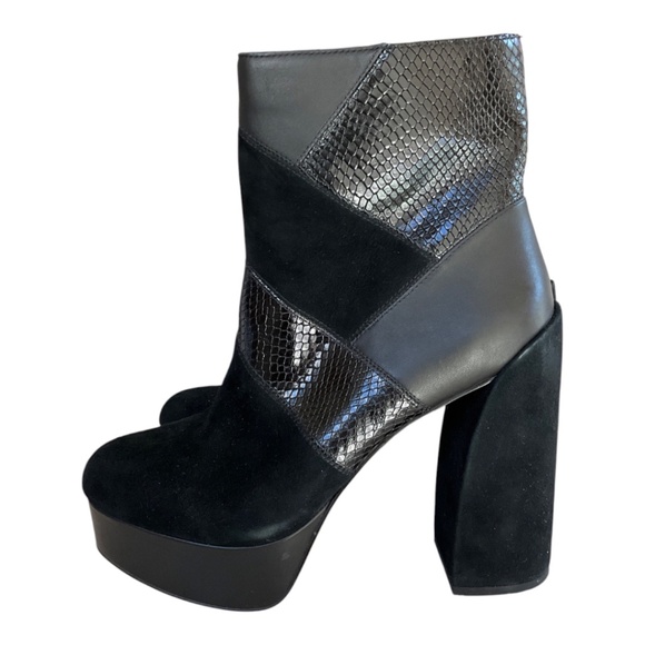 Vince Camuto Gilisama Platform Boots - Picture 4 of 9